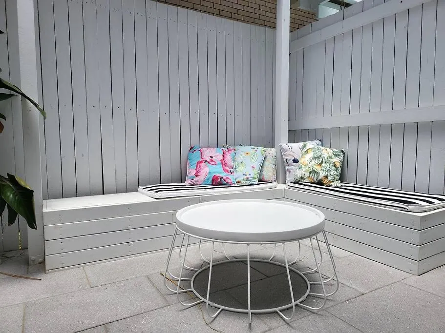 Boutique Townhouse Near Surf And Sand Gold Coast Ferienhaus